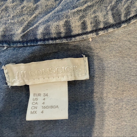 H&M Bell Sleeve V Neck Babydoll Top - Picture 3 of 4